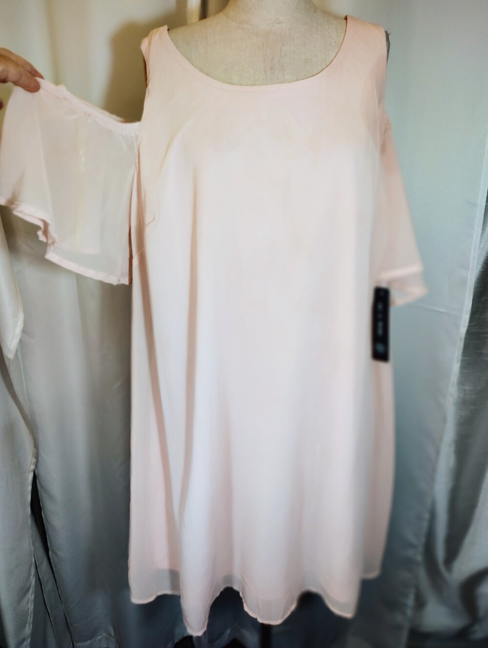 As U WISH TAG short Pink Dress, feather Medallion/Chain, Open Shoulder Sleeve,1X